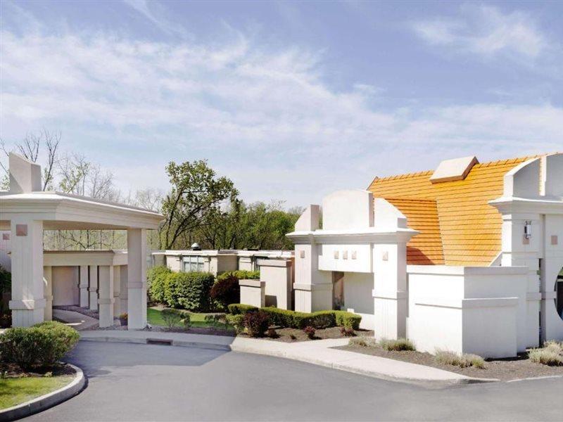 Howard Johnson By Wyndham Newburgh Eksteriør billede